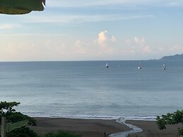 Indigenous Drake Cabins