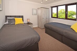 Ideal for Alton Towers, Staffordshire and The Peak District