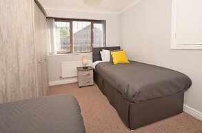 Ideal for Alton Towers, Staffordshire and The Peak District