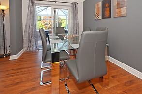 Ideal for Alton Towers, Staffordshire and The Peak District