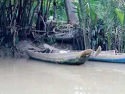 Peaceful Homestay in the Middle of Fruit Garden - Room With two Double