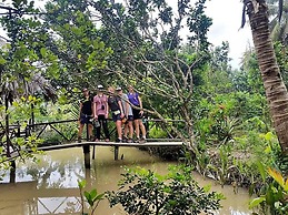 Peaceful Homestay in the Middle of Fruit Garden - Room With Public Res