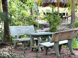 Peaceful Homestay in the Middle of Fruit Garden - Room With Public Res