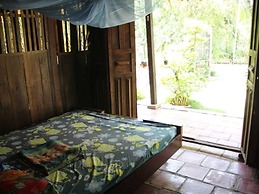Peaceful Homestay in the Middle of Fruit Garden - Room With Public Res