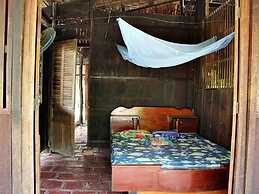 Peaceful Homestay in the Middle of Fruit Garden - Room With Public Res