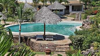Room in B&B - Kibali Wonerful Bed & Breakfast Resort