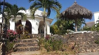 Room in B&B - Kibali Wonerful Bed & Breakfast Resort