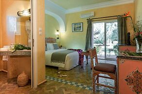 Room-double Room in a Charming Villa in