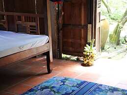 Peaceful Homestay in the Middle of Fruit Garden - Room With Four Doubl
