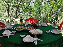 Peaceful Homestay in the Middle of Fruit Garden - Room With Four Doubl