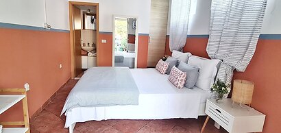 Studio Apartments Roza - A Charming Oasis in the Centre of Makarska