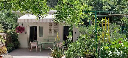 Studio Apartments Roza - A Charming Oasis in the Centre of Makarska