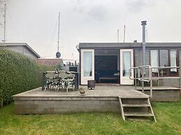 Special Holiday Home Valentina at the Waterfront of Lauwerslake With S