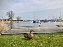 Chalet Valentina With Sauna by the Lauwersmeer