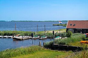 Chalet Valentina With Sauna by the Lauwersmeer