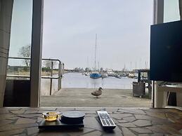Chalet Valentina With Sauna by the Lauwersmeer