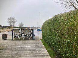 Chalet Valentina With Sauna by the Lauwersmeer