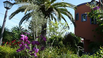 Villa Very Close to Seville With Beautiful Gardens and Pool