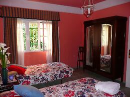 Villa Very Close to Seville With Beautiful Gardens and Pool