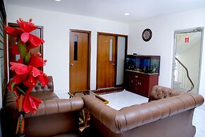 Room in Guest Room - Maplewood Guest House, Neeti Bagh, New Delhiit is