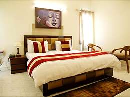 Room in Guest Room - Maplewood Guest House, Neeti Bagh, New Delhiit is