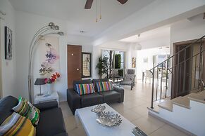 Villa Megan,modern 3bdr Villa,close To The Beach