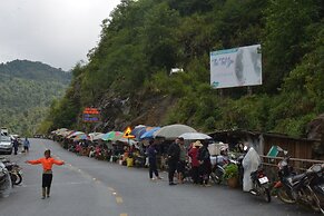 Sapa Homestay Trekking Tour For Backpackers