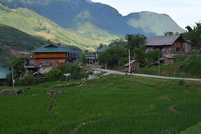 Sapa Homestay Trekking Tour For Backpackers
