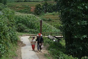 Sapa Homestay Trekking Tour For Backpackers