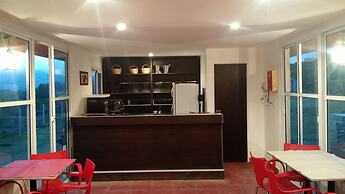 Warakusi Cottages - Off Road