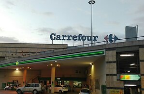 Bright Apartment With Bedroom, Living Room and Private Bathroom by the