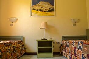 Cottage-apartment On The Coast In Rural Bliss