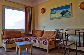 Cottage-apartment On The Coast In Rural Bliss