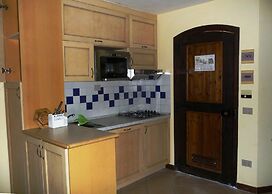 Cottage-apartment On The Coast In Rural Bliss