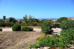 Cottage-apartment On The Coast In Rural Bliss