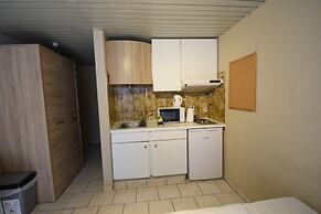 Room in Apartment - Condo Gardens Leuven - Budget Studio Twin
