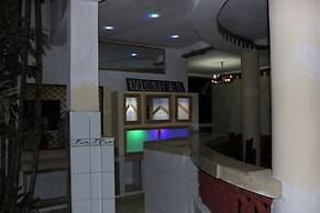 Room-a Wonderful Beach Property in Diani