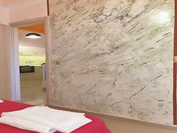 Entire Private Suite Sea Full View With Balcony, Shared Pool and Air C