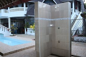 Room-a Wonderful Beach Property in Diani