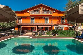 Bb La Mortella With Pool