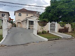Leons Luxury Montego Bay Home