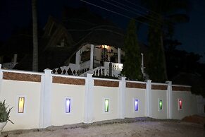 Room-a Wonderful Beach Property in Diani