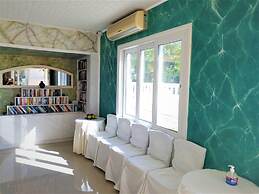 Room in Condo - Entire Private Suite Unit sea View