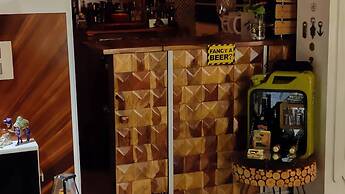 Room in Condo - 'mount View Double-bed' By Aparna Bienvenue !