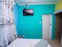 Room in Guest Room - Relaxing Guest House in the Heart of Ndabeni
