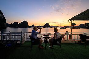 Halong Bay Cruise For Backpackers