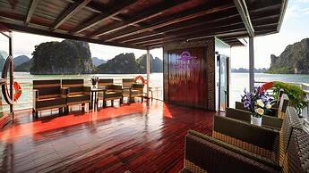 Halong Bay Cruise For Backpackers