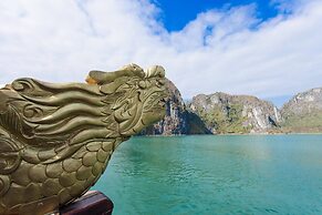 Halong Bay Cruise For Backpackers