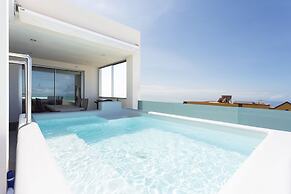 Pool Jacuzzi Home of Tulio