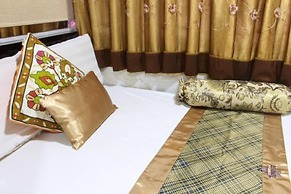 Room in Guest Room - Cozy Standard Double Room With Garden and Wifi